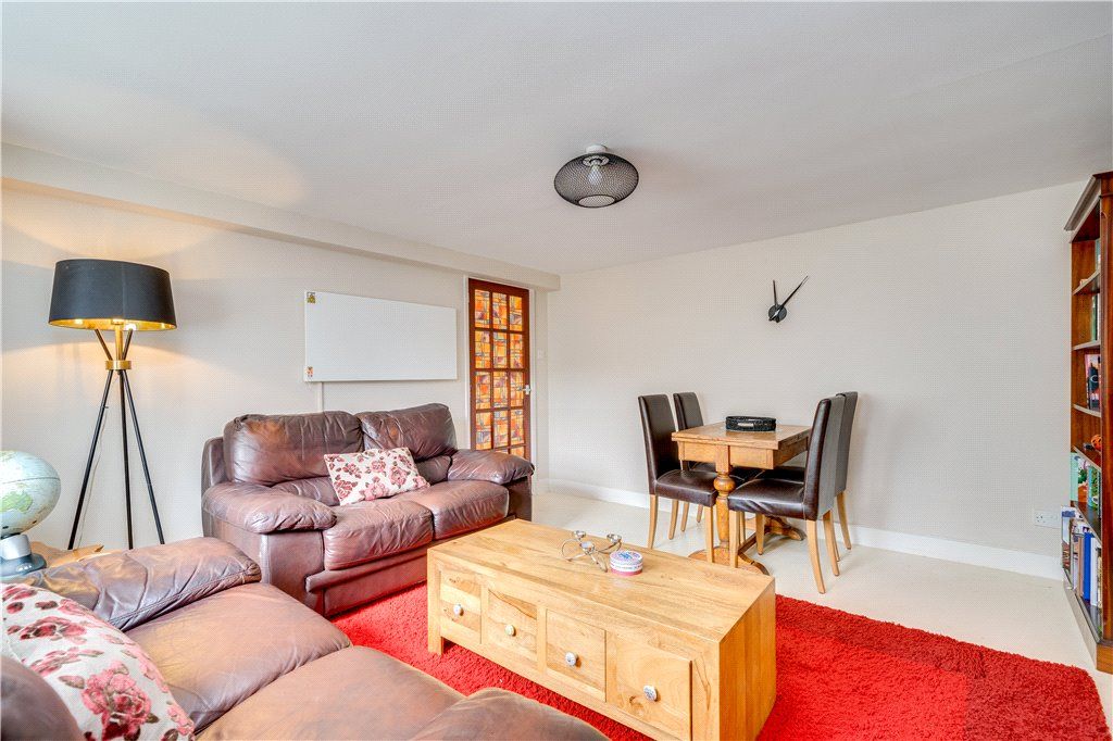 2 bed flat for sale in Low Wath Road, Pateley Bridge, Harrogate, North Yorkshire HG3, £165,000