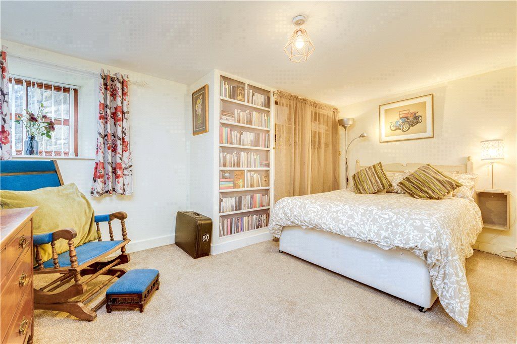 2 bed flat for sale in Low Wath Road, Pateley Bridge, Harrogate, North Yorkshire HG3, £165,000