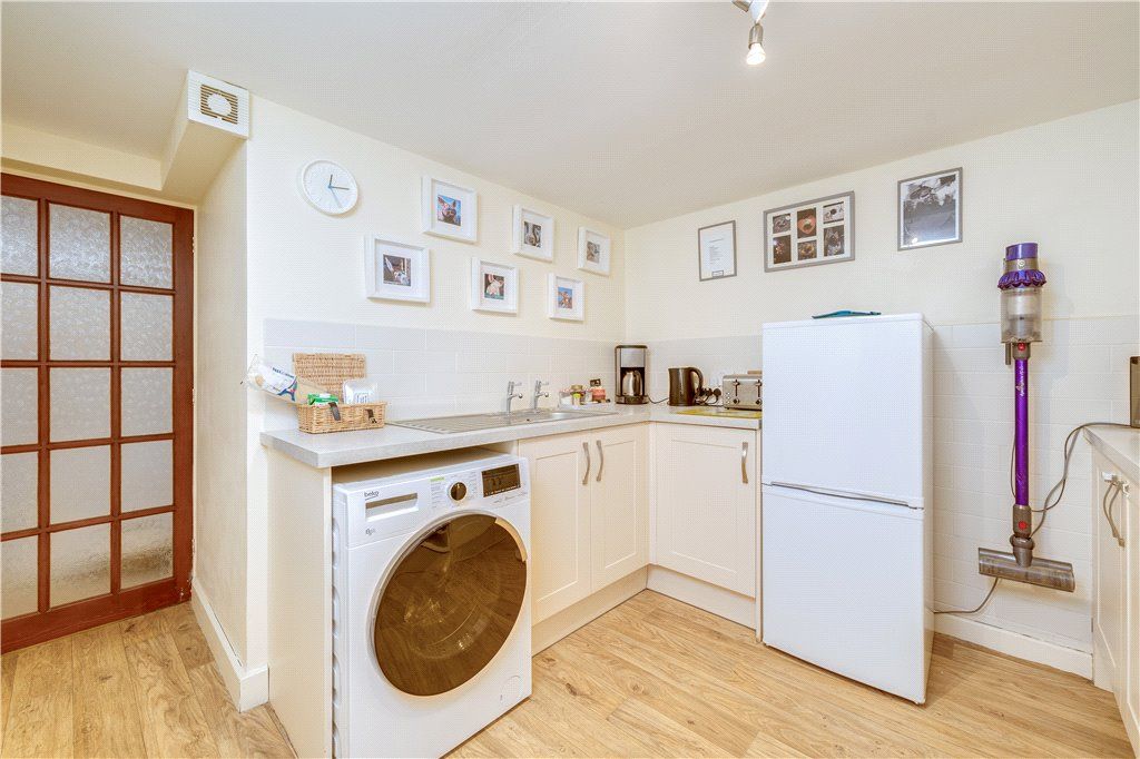 2 bed flat for sale in Low Wath Road, Pateley Bridge, Harrogate, North Yorkshire HG3, £165,000