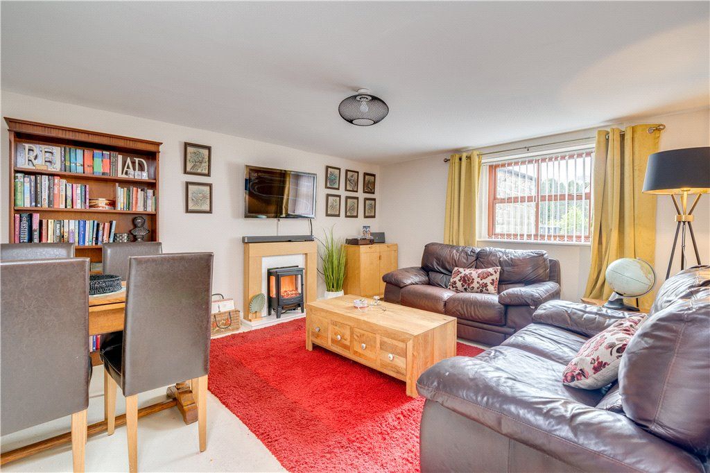 2 bed flat for sale in Low Wath Road, Pateley Bridge, Harrogate, North Yorkshire HG3, £165,000