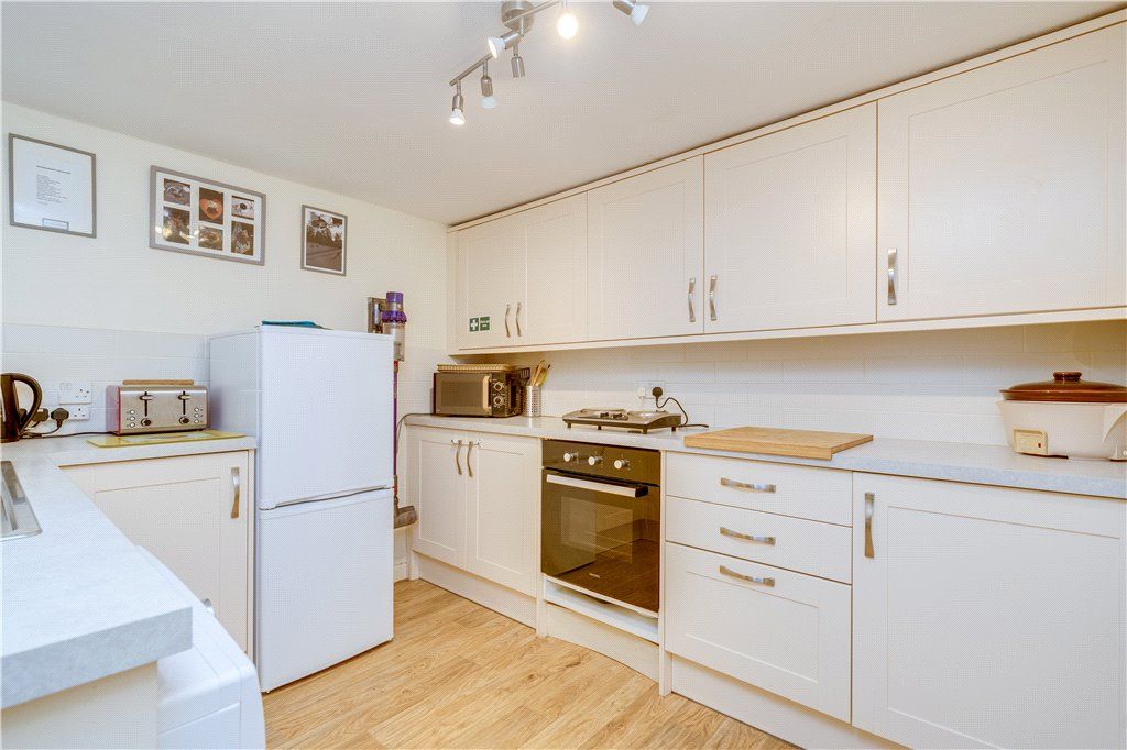 2 bed flat for sale in Low Wath Road, Pateley Bridge, Harrogate, North Yorkshire HG3, £165,000