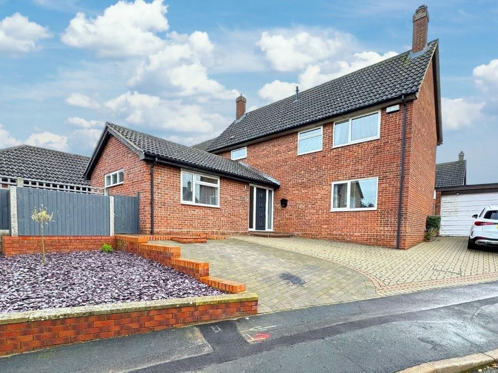 4 bed detached house for sale in Fairfield, Gamlingay, Sandy SG19, £550,000
