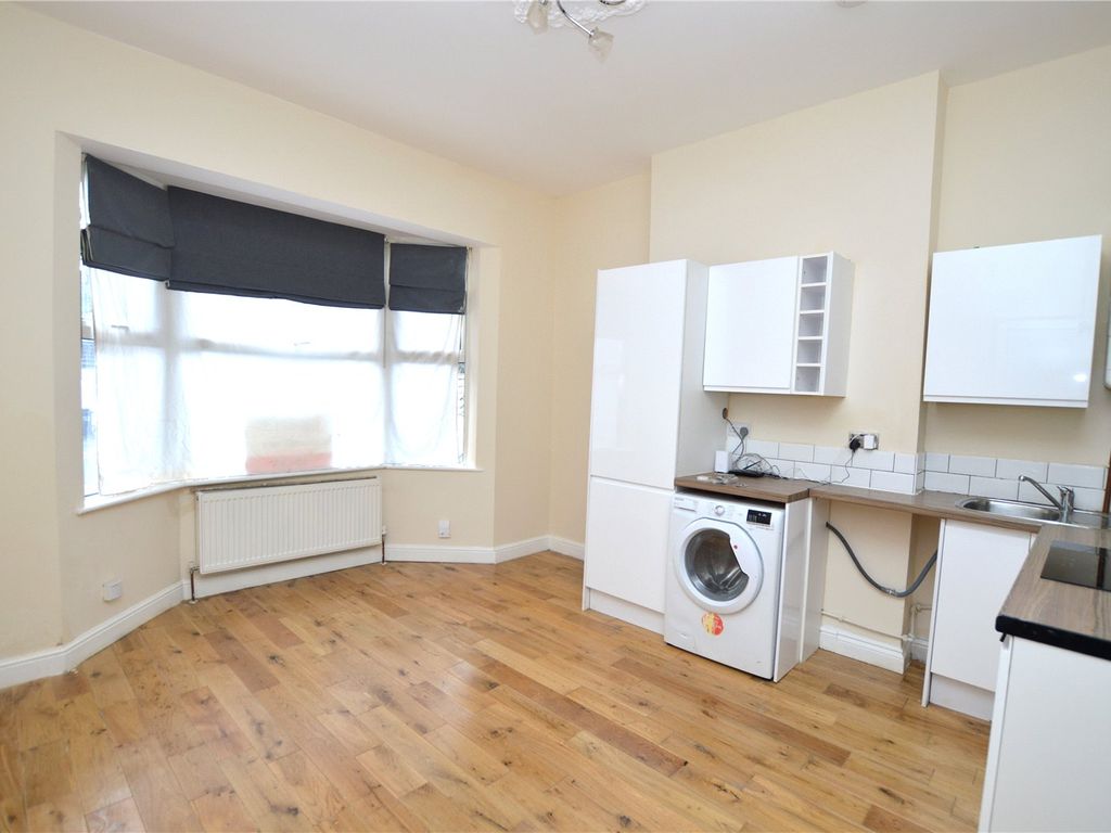 1 bed flat to rent in Egerton Road, London SE25, £1,300 pcm