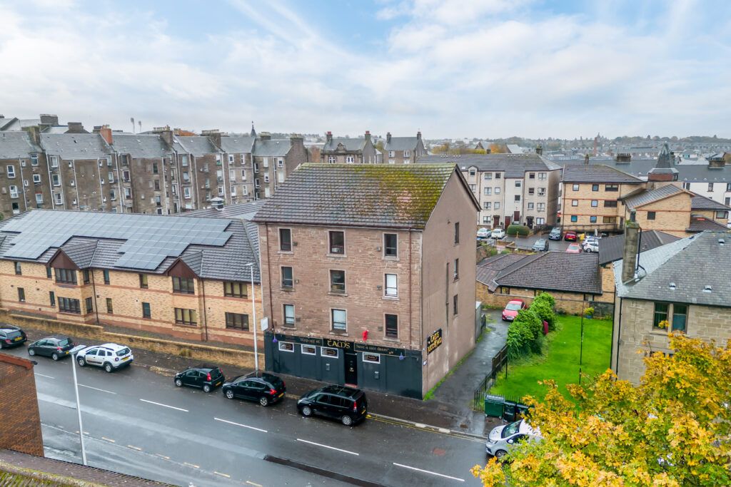 1 bed flat for sale in Rosebank Street, Dundee DD3, £55,000