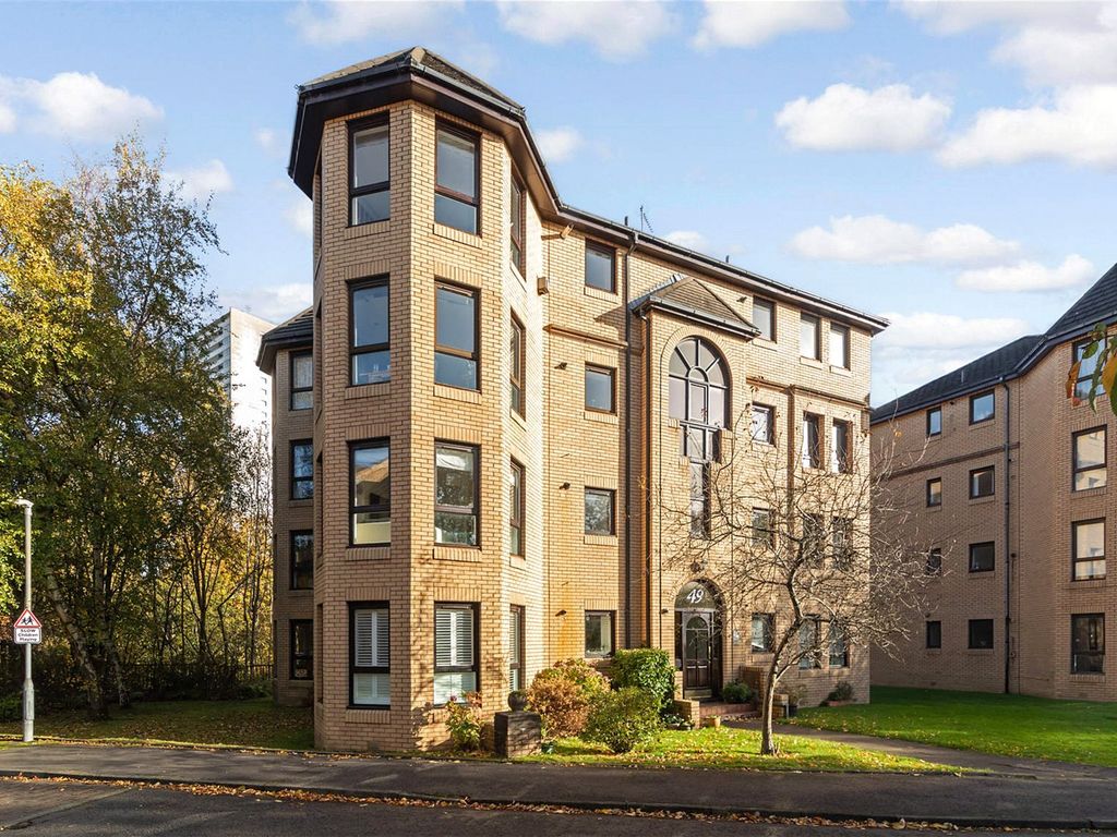 2 bed flat for sale in Bellshaugh Gardens, Kelvinside, Glasgow G12, £170,000