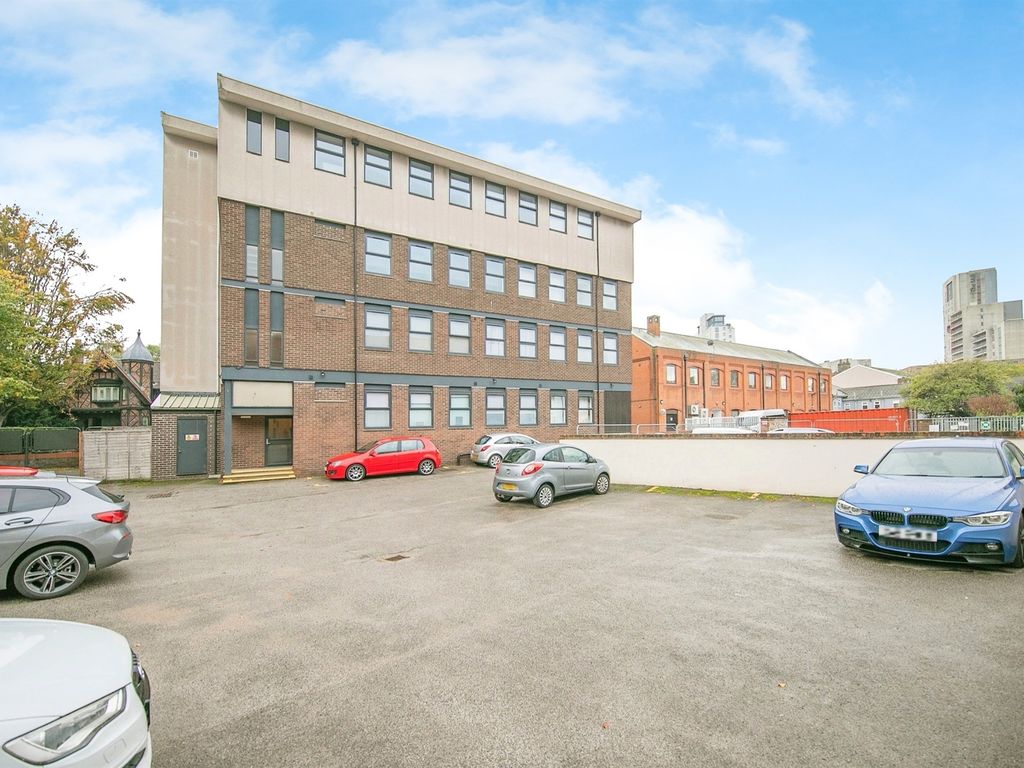 1 bed flat for sale in Foundation Street, Ipswich IP4, £130,000