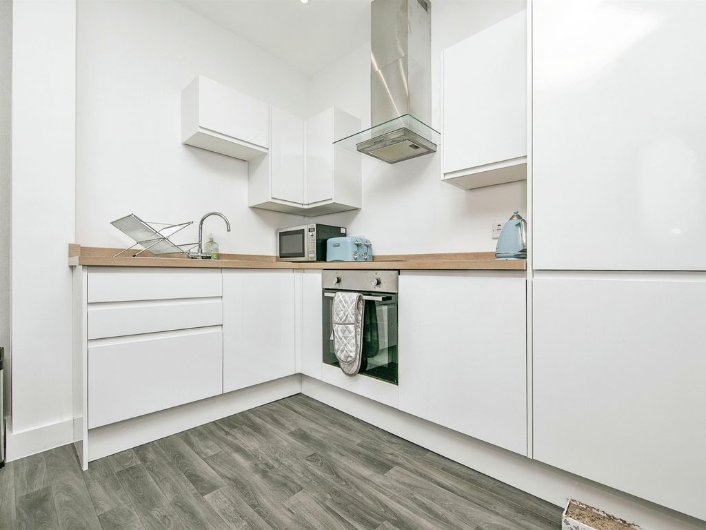 1 bed flat for sale in Foundation Street, Ipswich IP4, £130,000