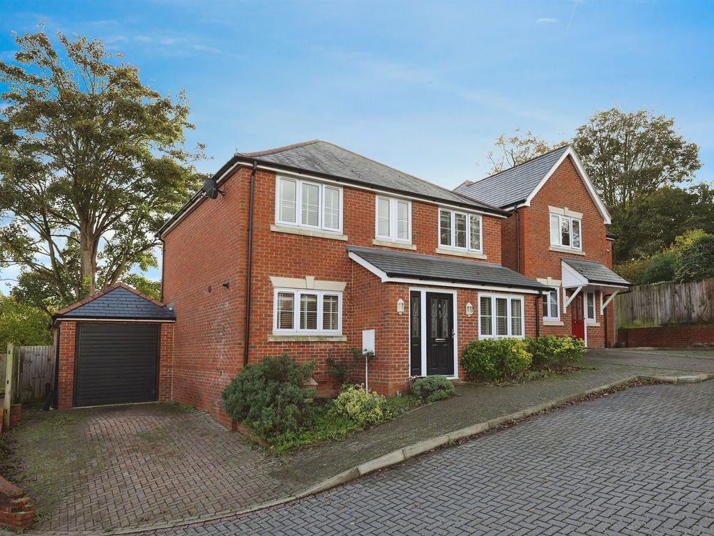 4 bed detached house for sale in Riverside Court, Waterside, Chesham HP5, £650,000