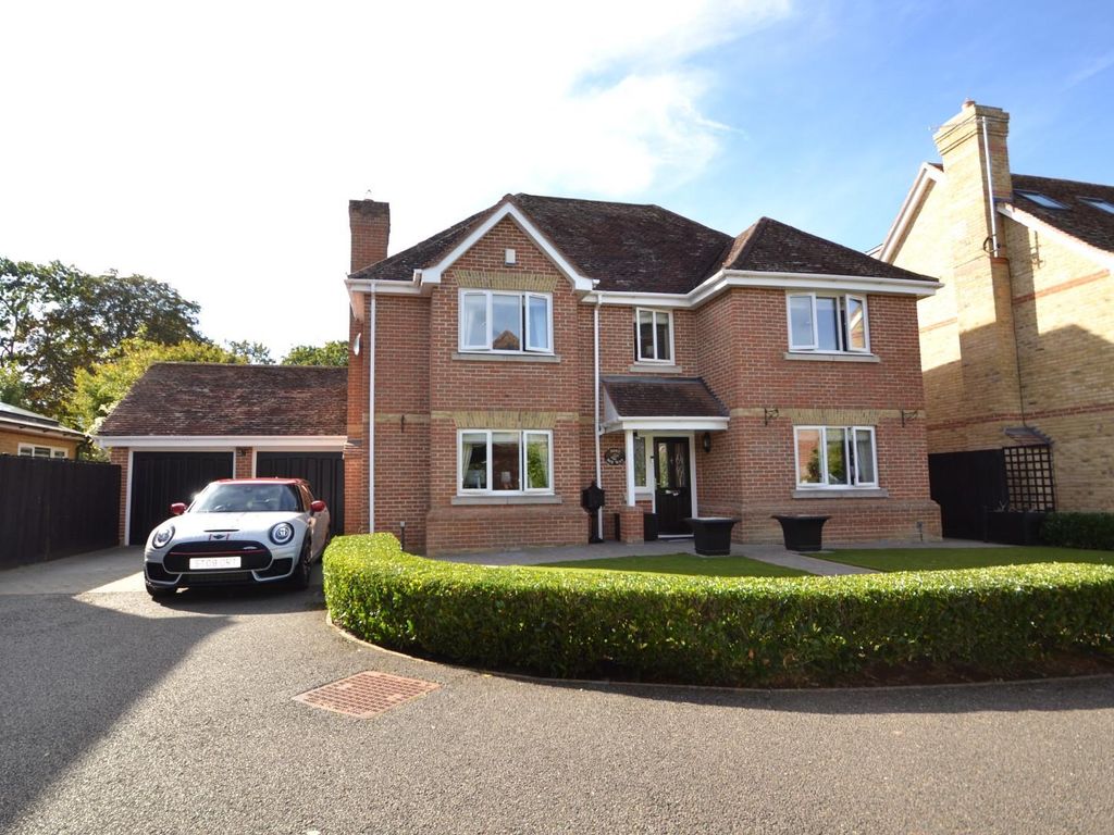 5 bed property for sale in Rib Way, Buntingford SG9, £875,000
