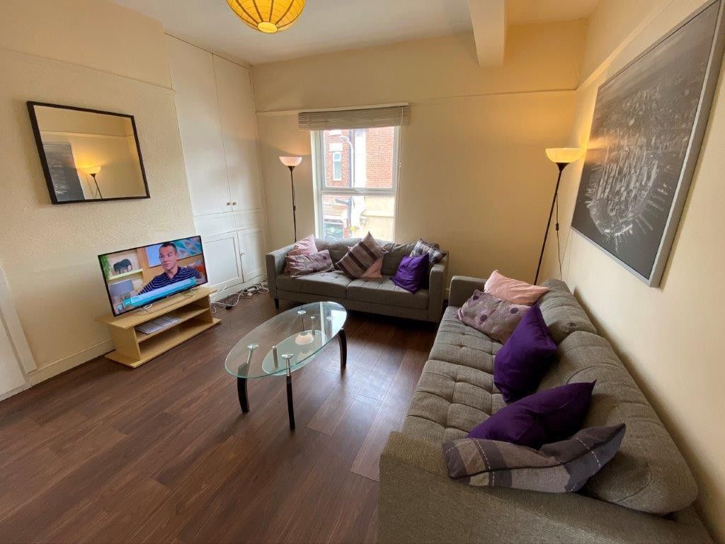 6 bed flat to rent in Tafkap, High Road, Beeston NG9, £3,553 pcm