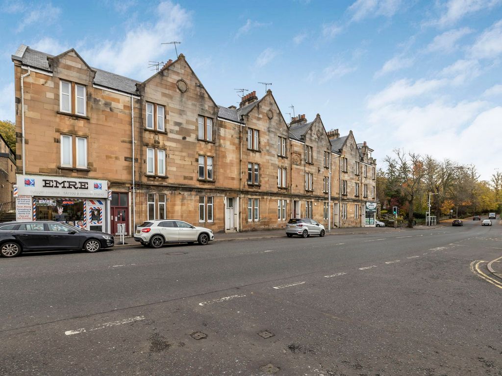 2 bed flat for sale in Main Street, Glasgow G46, £120,000