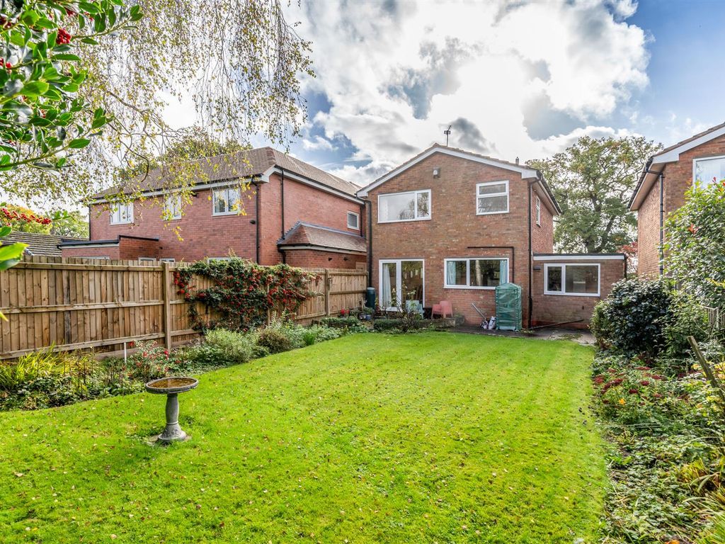 3 bed detached house for sale in Earlswood Road, Dorridge, Solihull B93, £525,000