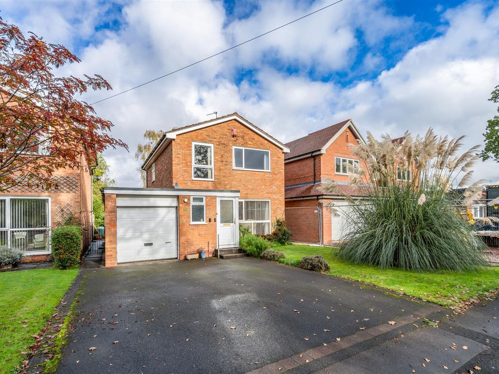 3 bed detached house for sale in Earlswood Road, Dorridge, Solihull B93, £525,000