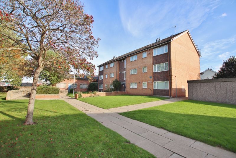 1 bed flat for sale in Sandbrook Court, Moreton, Wirral CH46, £95,000