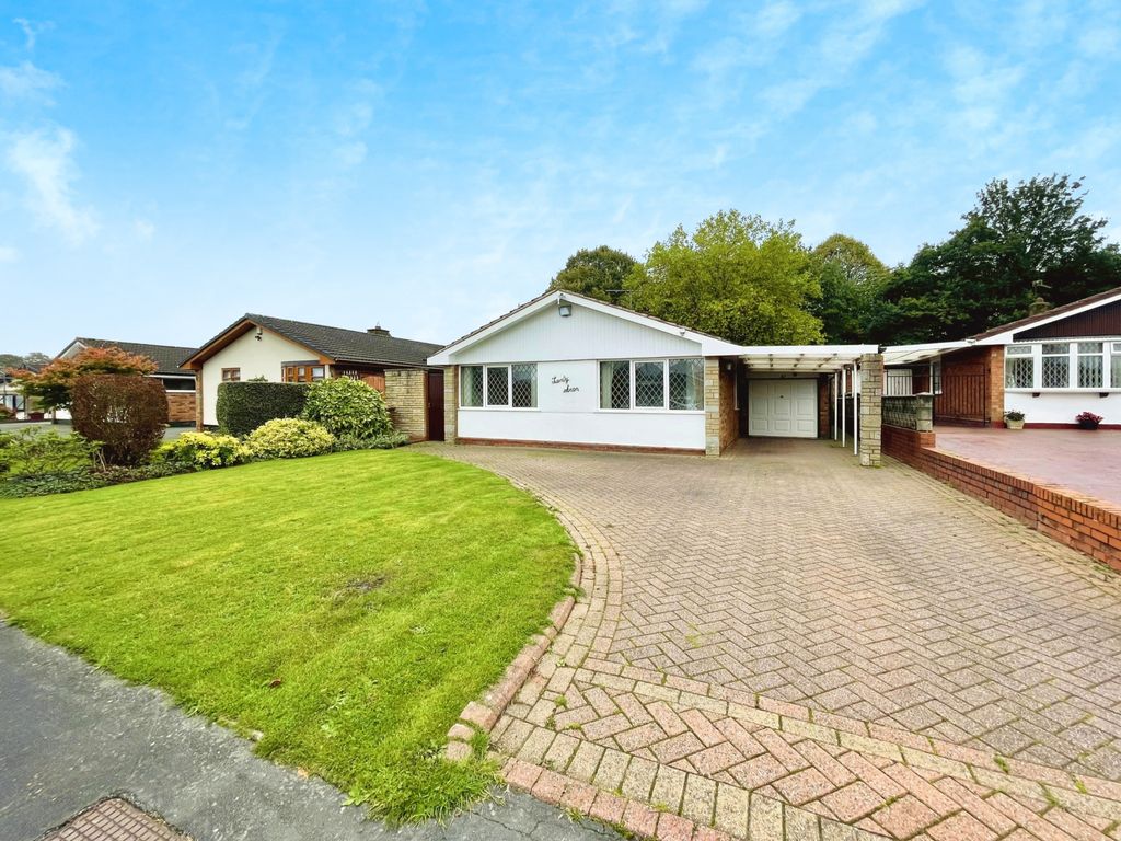 2 bed detached bungalow for sale in Enderley Drive, Bloxwich WS3, £385,000