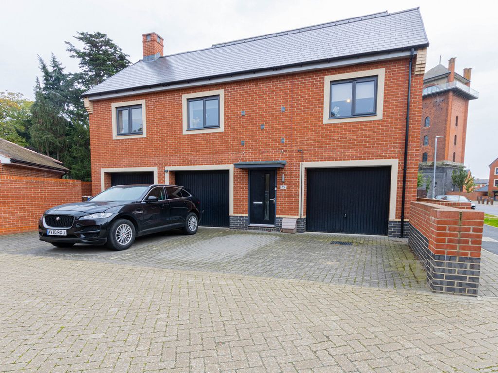 2 bed detached house for sale in Whitmore Drive, Colchester CO4, £260,000