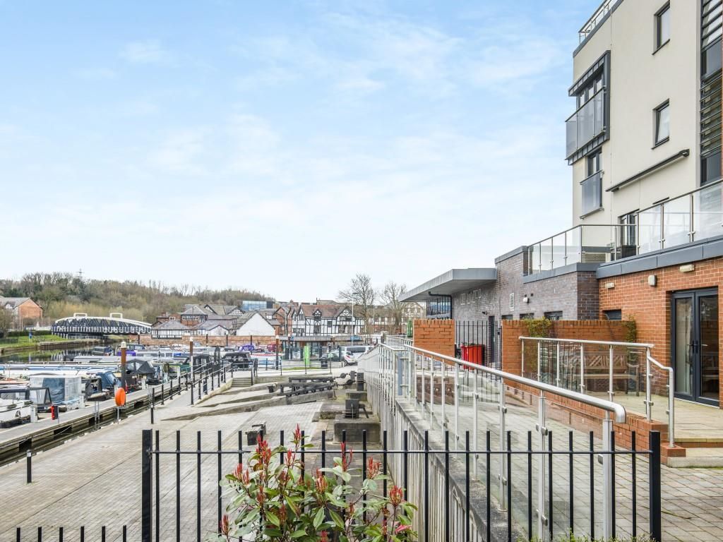 1 bed flat for sale in Chester Way, Northwich CW9, £170,000