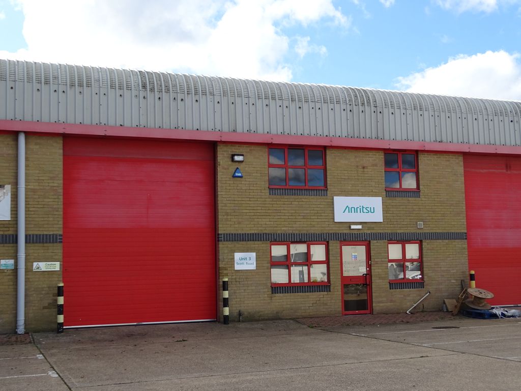 Warehouse to let in Scott Road Industrial Estate, Luton LU3, £34,500 pa
