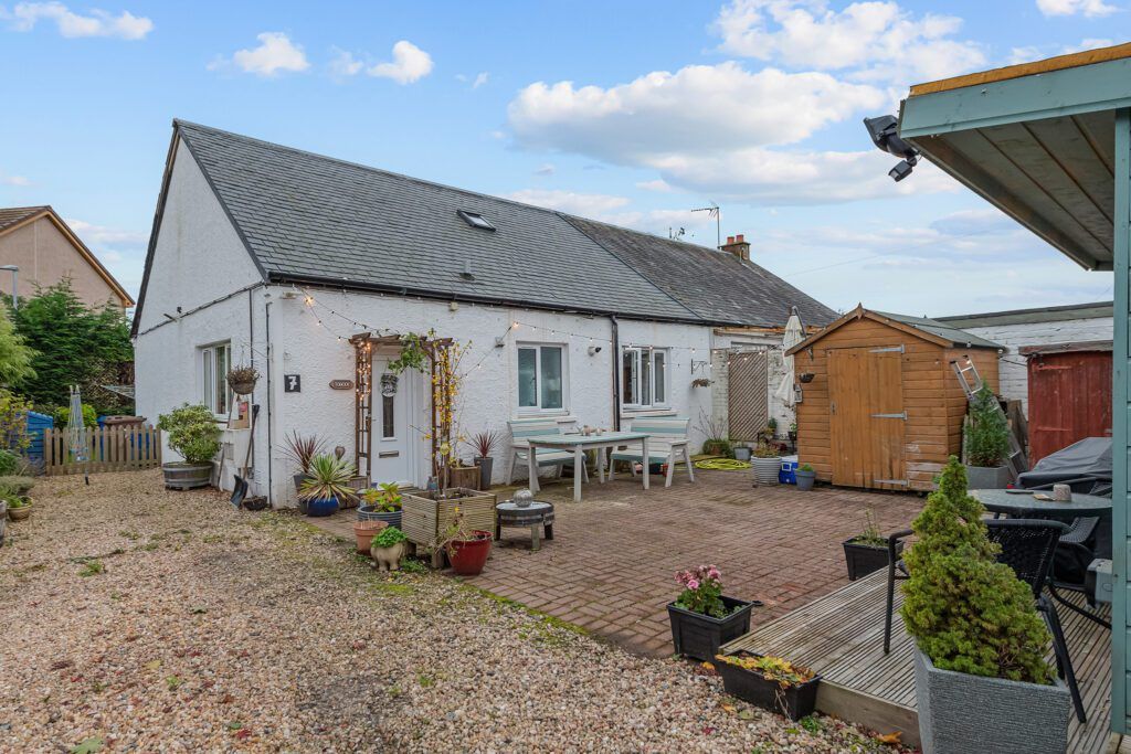 3 bed cottage for sale in Bellfield Road, Bannockburn FK7, £237,500