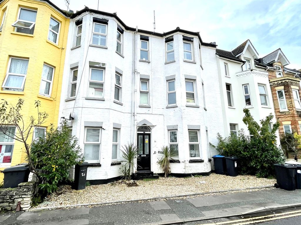 2 bed flat for sale in Purbeck Road, Bournemouth BH2, £200,000
