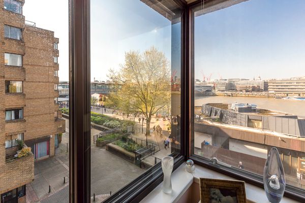 1 bed flat for sale in Hopton Street, London SE1, £465,000