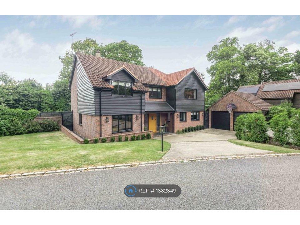 5 bed detached house to rent in Geffers Ride, Ascot SL5, £5,500 pcm