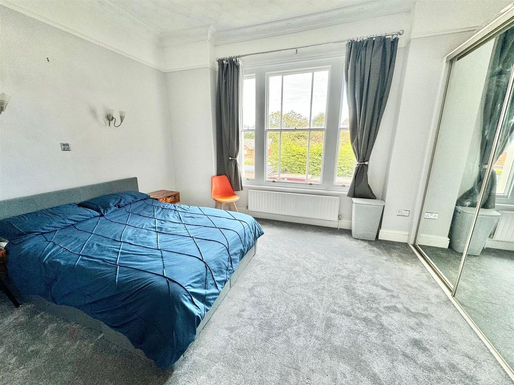 1 bed flat for sale in Christchurch Road, Bournemouth BH1, £180,000