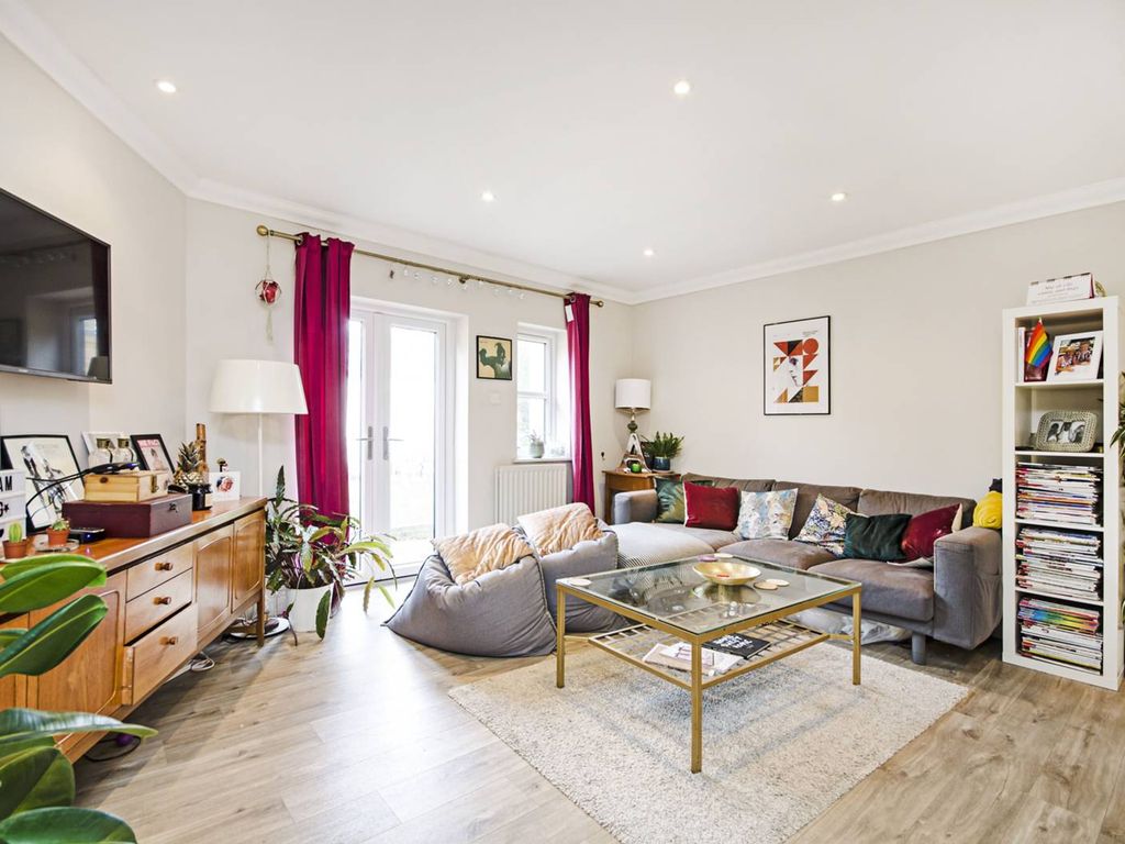 3 bed property for sale in Chester Crescent, Dalston, London E8, £1,000,000