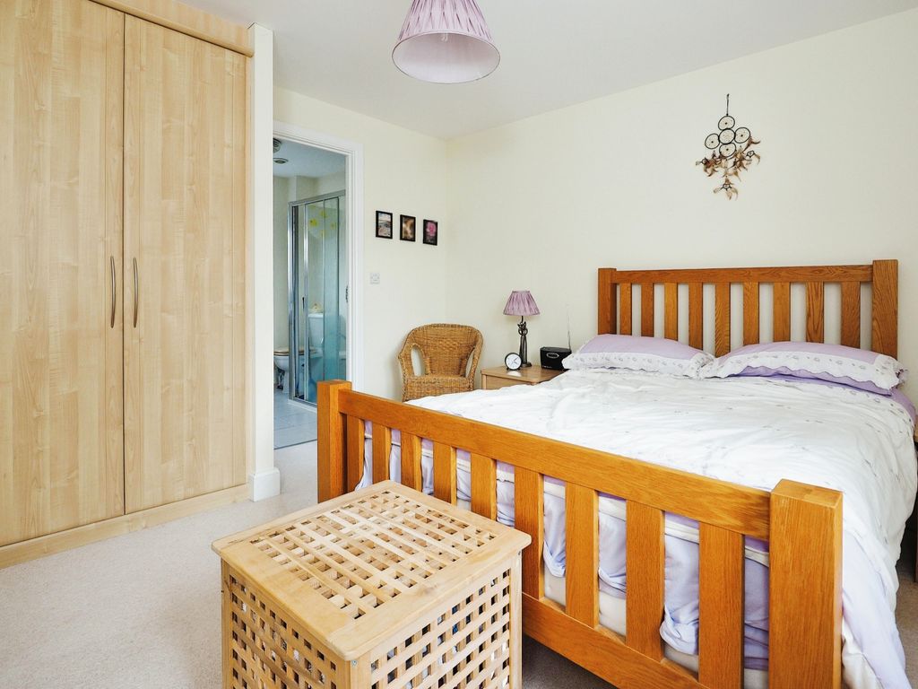 2 bed flat for sale in Welland Gardens, Bingham, Nottingham NG13, £185,000