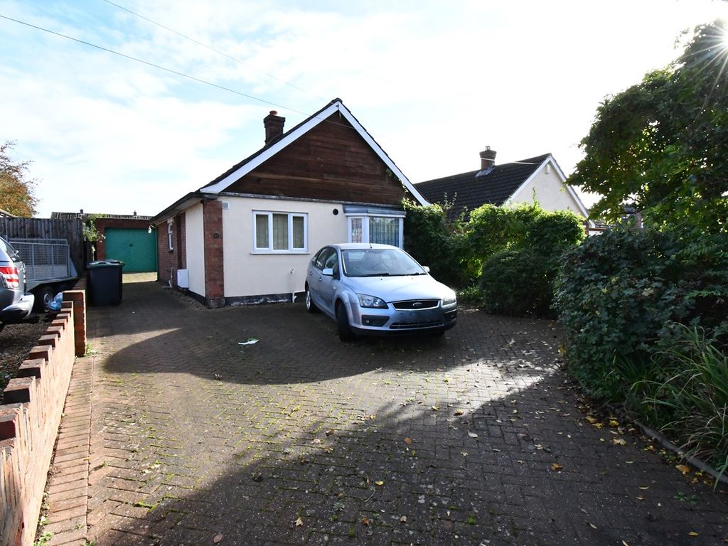 2 bed bungalow for sale in Margetts Road, Kempston, Bedford MK42, £299,950