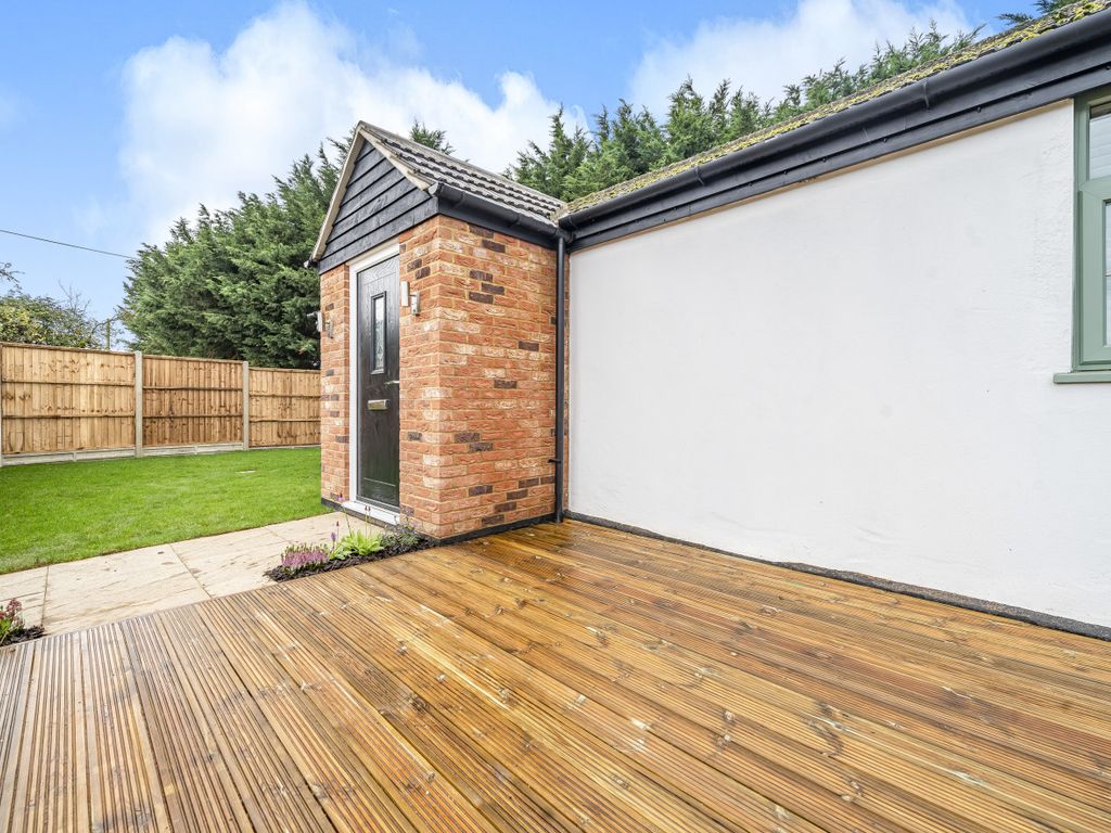 2 bed bungalow for sale in Bedford Road, Bedford MK43, £275,000