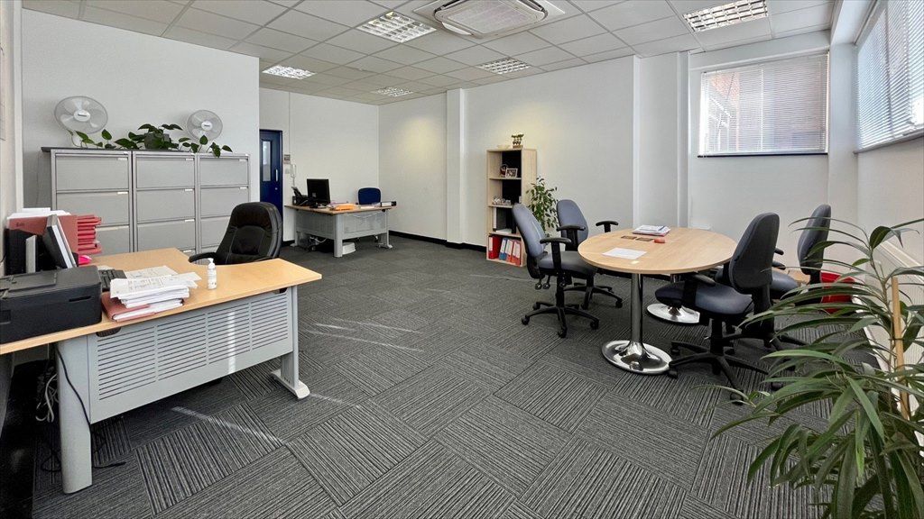 Office to let in Ashford House, Church Road, Ashford, Middlesex TW15, Non quoting