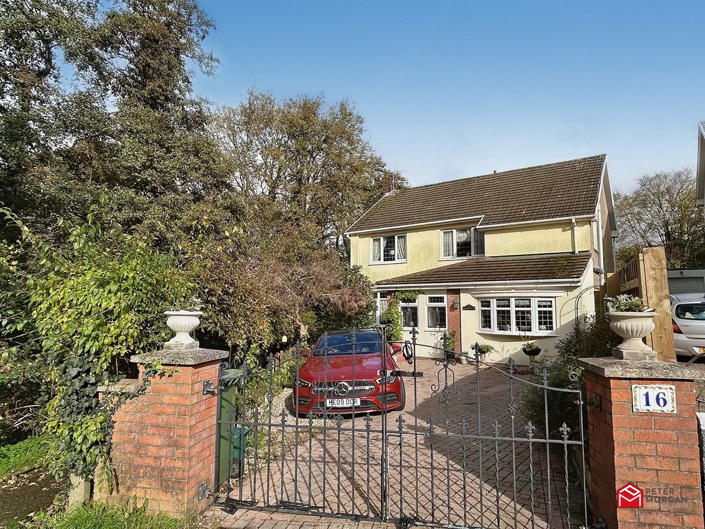 4 bed detached house for sale in Maelog Close, Pontyclun, Rhondda Cynon Taff. CF72, £395,000