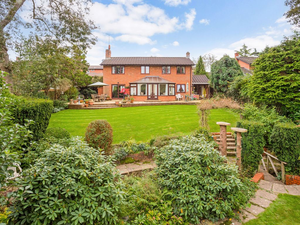 4 bed detached house for sale in The Laffords, Reading RG7, £850,000