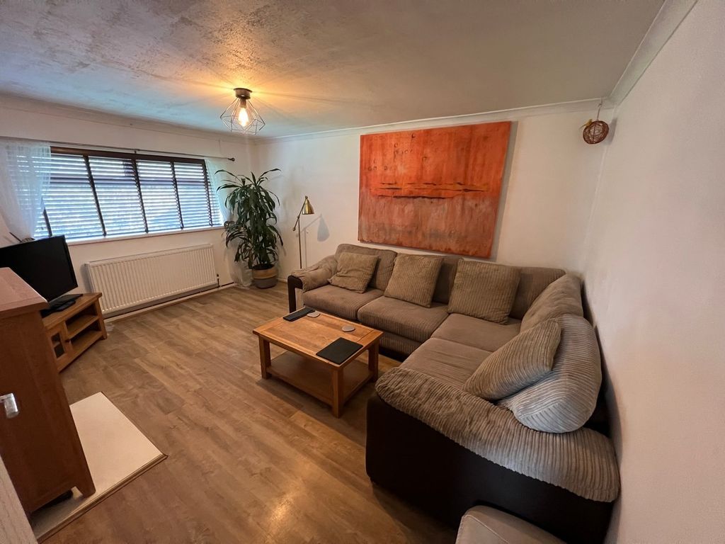 2 bed flat for sale in 17 St Lukes Road Llwyncelyn -, Porth CF39, £79,950