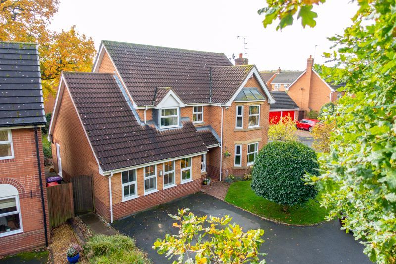 4 bed detached house for sale in Chilcombe Drive, Priorslee, Telford TF2, £499,950
