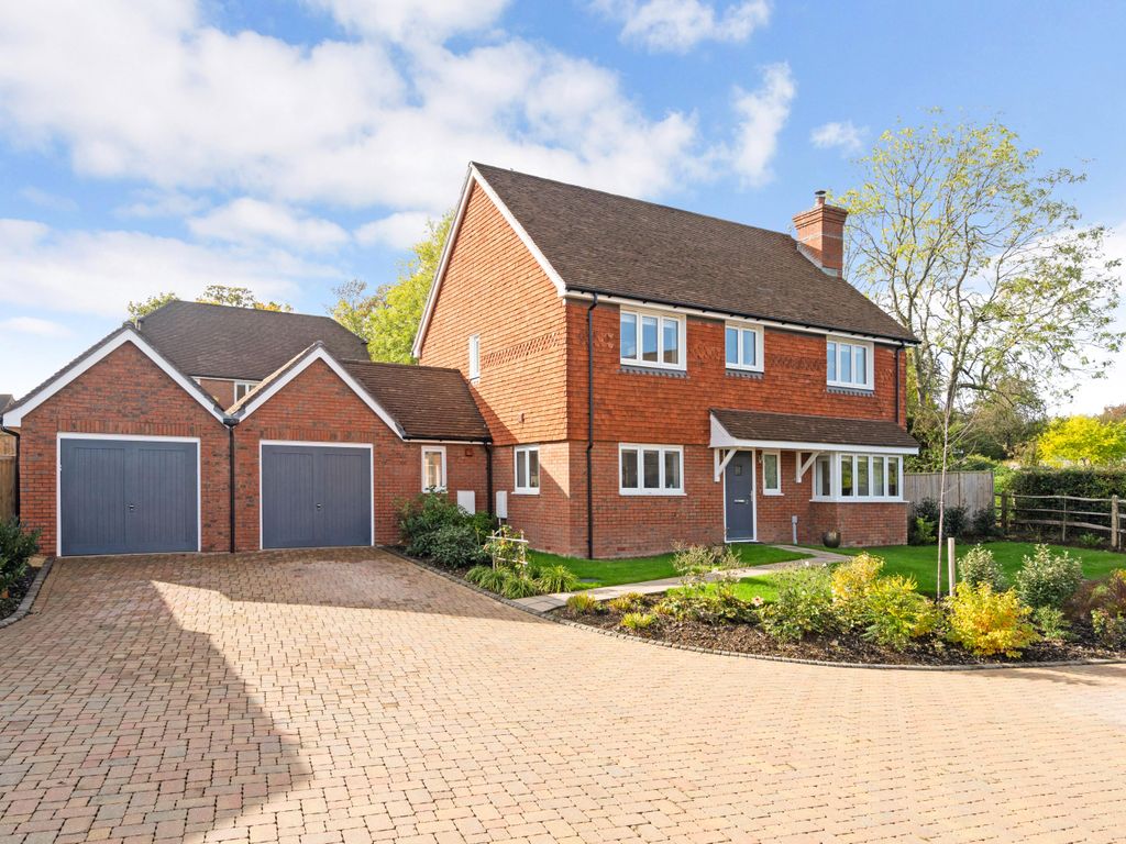 4 bed detached house for sale in Barnfield, Balcombe RH17, £895,000