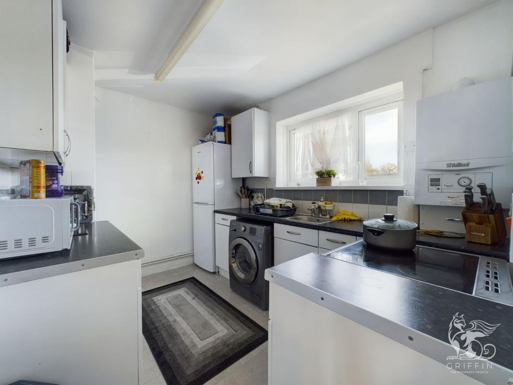 1 bed flat for sale in Eden Green, South Ockendon RM15, £160,000