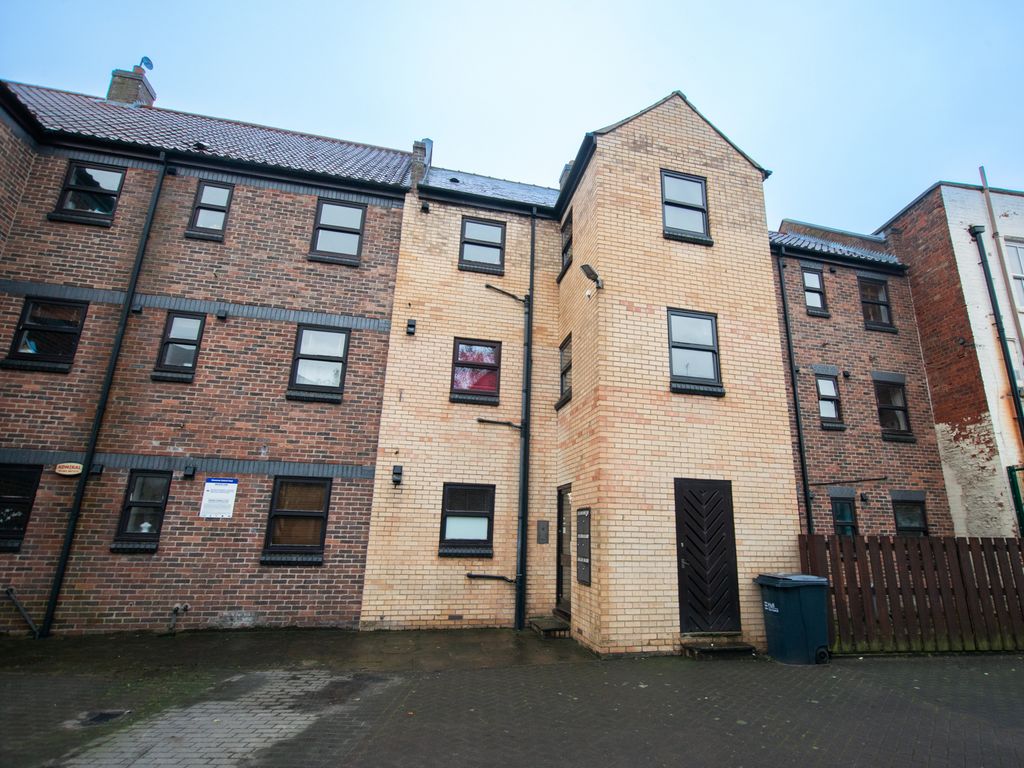 2 bed flat to rent in Fish Street, Hull HU1, £650 pcm