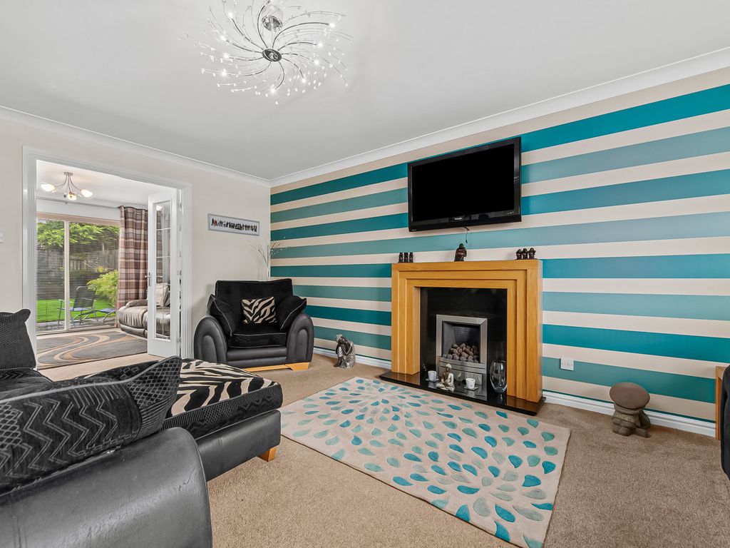 4 bed detached house for sale in Fairley Drive, Larbert FK5, £270,000