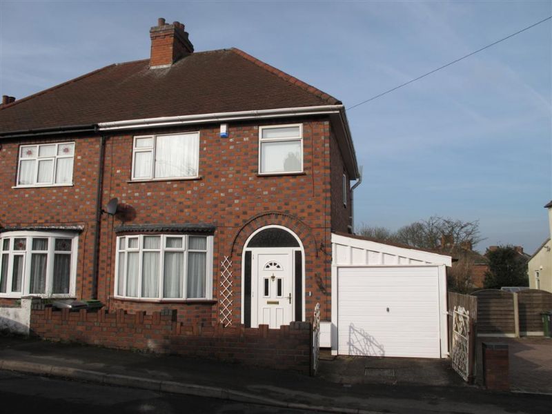 3 bed semi-detached house to rent in Swan Bank, Wolverhampton WV4, £950 pcm