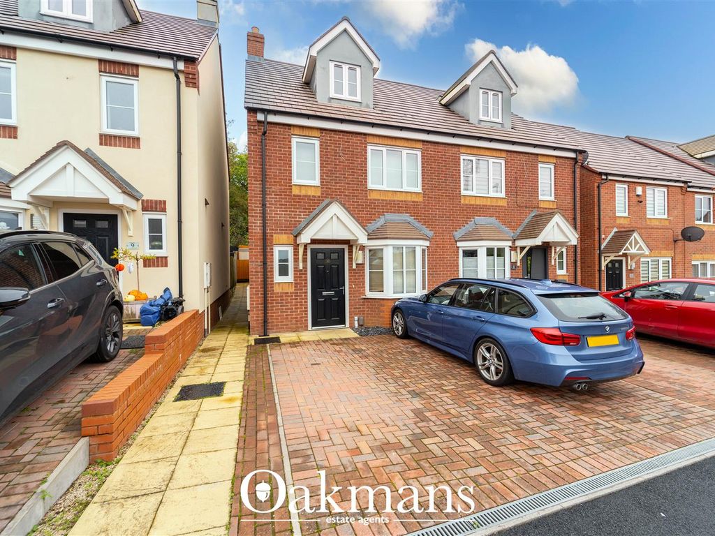 4 bed property for sale in Marton Close, Redditch B97, £275,000