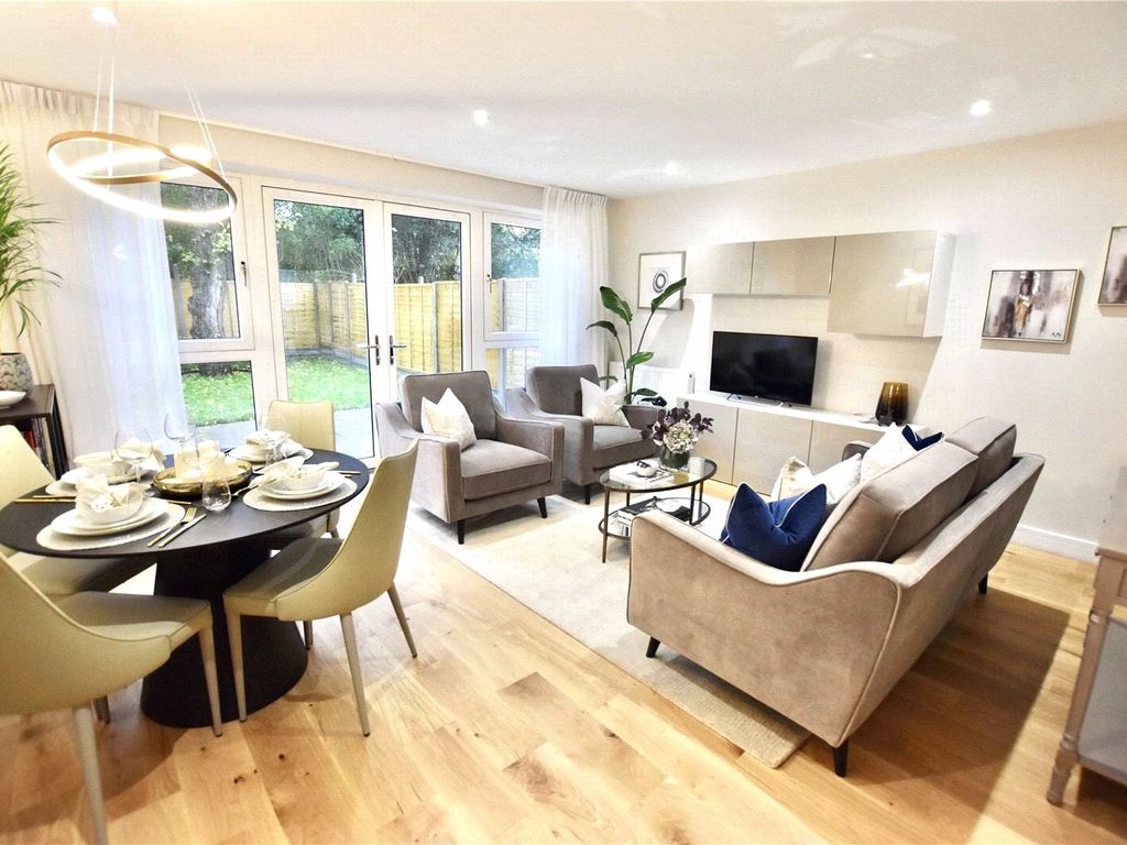 New home, 1 bed flat for sale in Flat 7, Endlesham Court, 131 Woodcote Valley Road, Purley CR8, £340,000