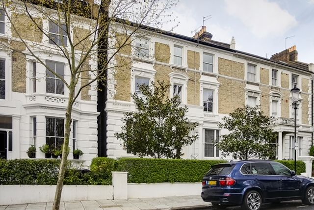 3 bed flat to rent in 52 Bassett Road, London W10, £4,100 pcm