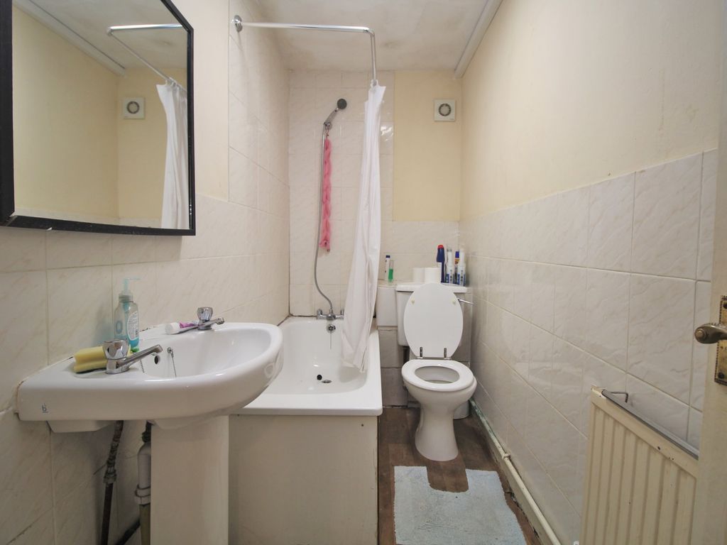 1 bed flat for sale in Argyle Road, Brighton BN1, £219,500