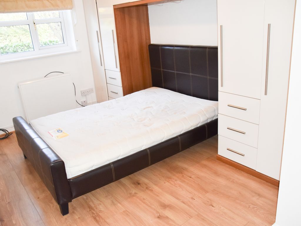 1 bed flat for sale in Bucknall Road, Hanley, Stoke-On-Trent ST1, £75,000