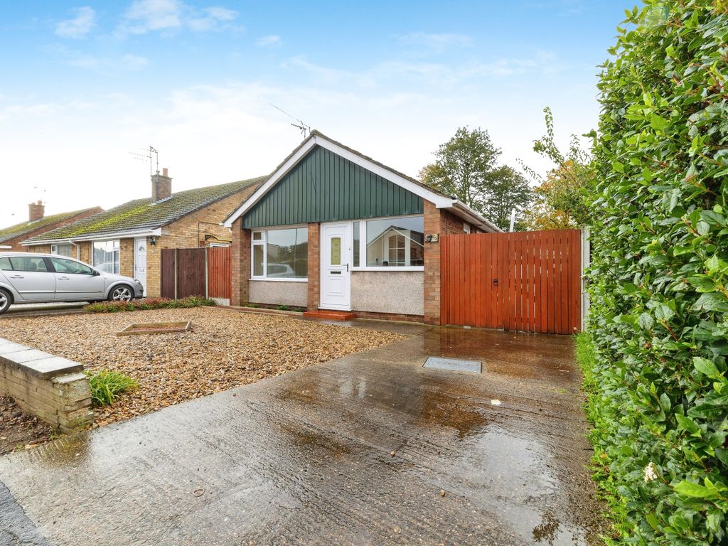 2 bed detached bungalow for sale in Broadway, North Hykeham, Lincoln LN6, £200,000