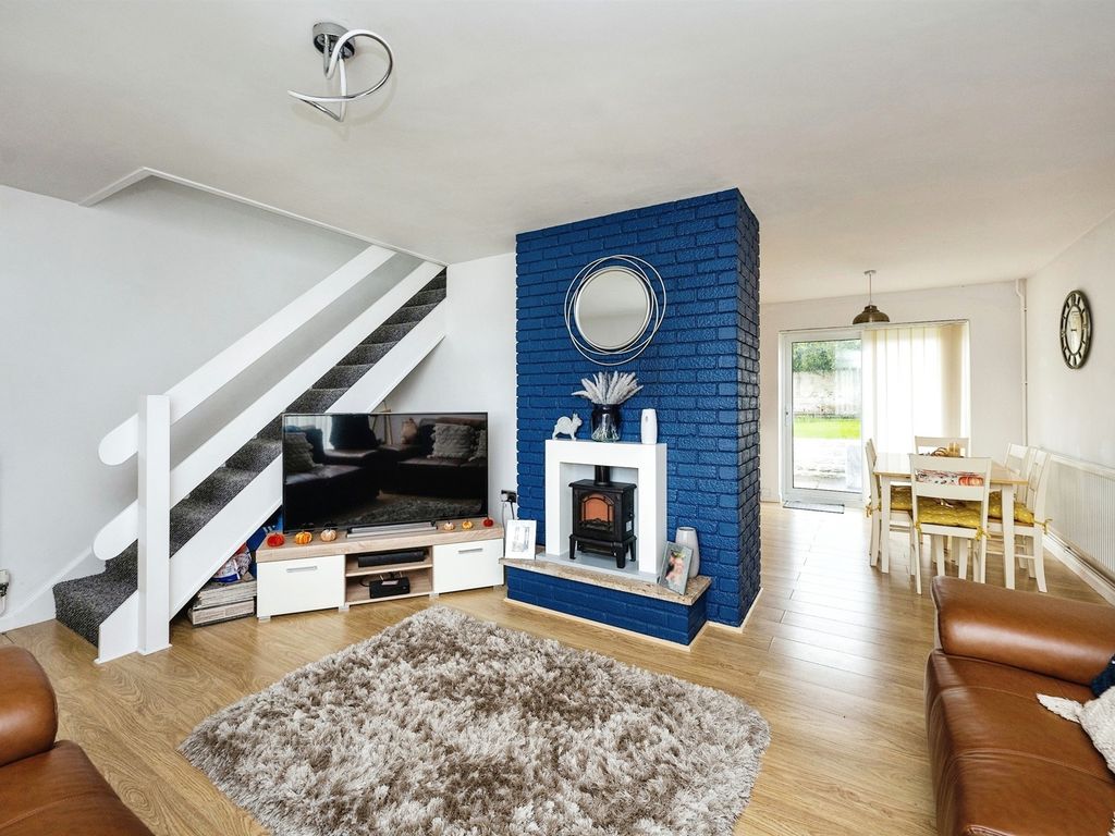 3 bed detached house for sale in Heol Fechan, Cefn Glas, Bridgend CF31, £254,000