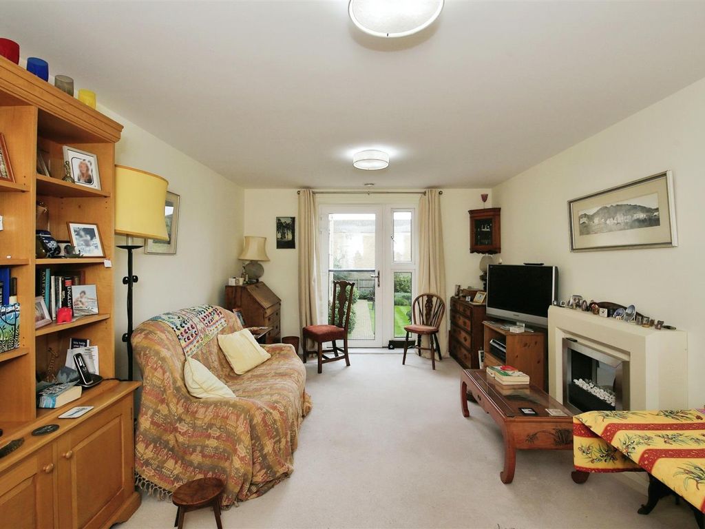 1 bed flat for sale in Stukeley Court, Barnack Road, Stamford PE9, £220,000