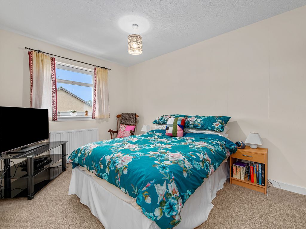 3 bed terraced house for sale in Bankside Court, Denny FK6, £140,000